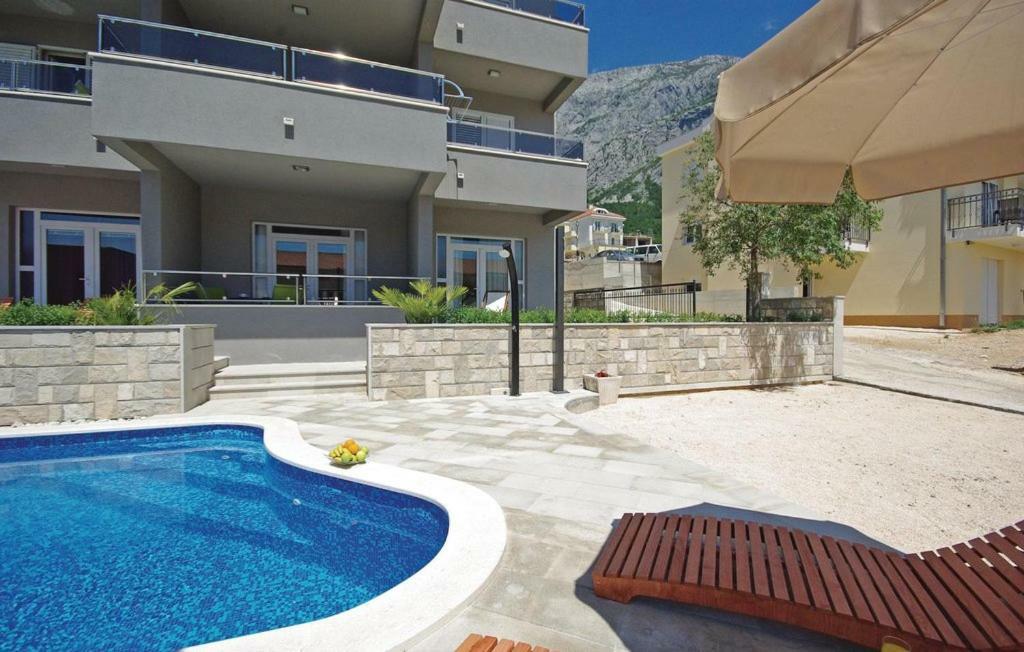 Em Apartma Makarska