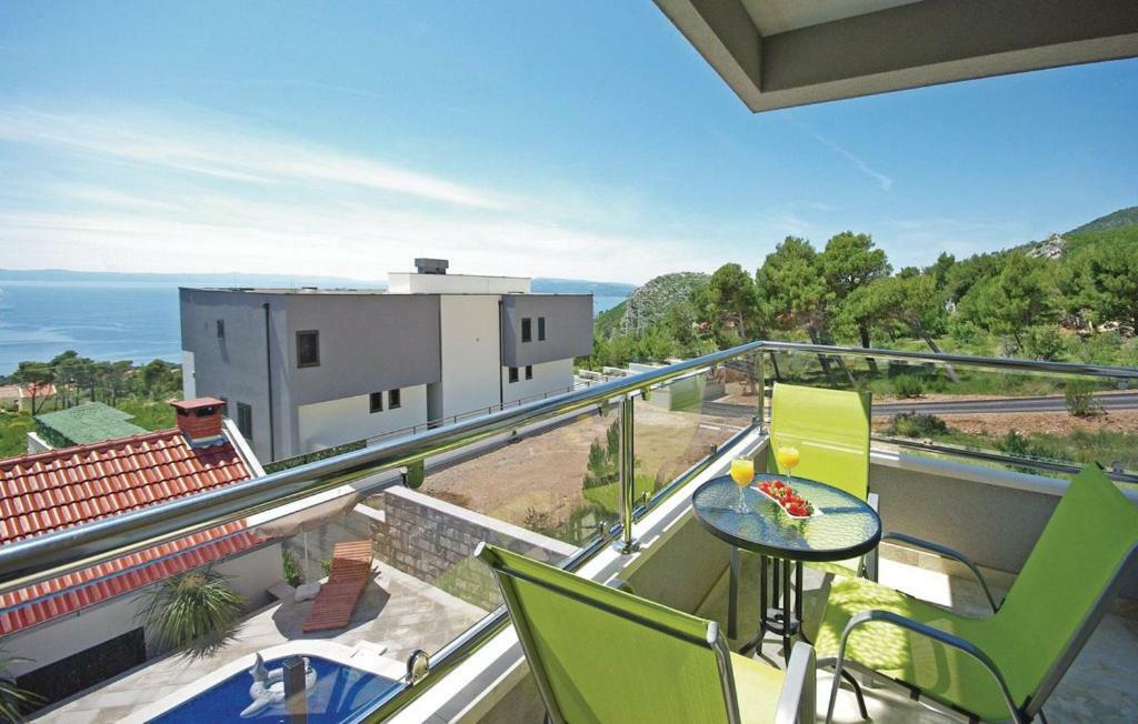 Apartma Em *