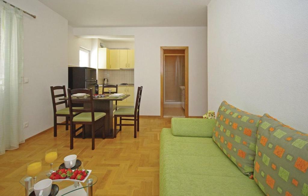 Em Apartma