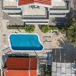 Villa Em